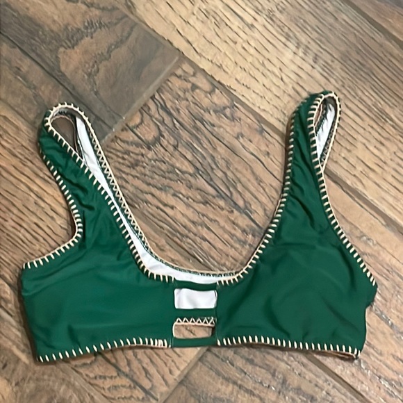 Other - NWOT Small Green & Pink Bikini Top